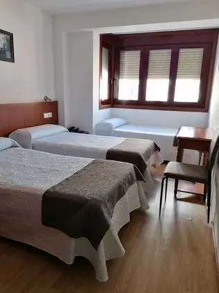 Üç Kişilik Oda