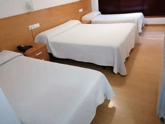 Üç Kişilik Oda