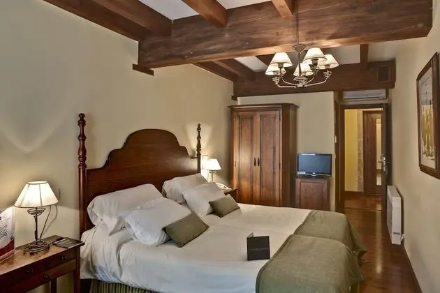 Tek Büyük veya İki Ayrı Yataklı Oda