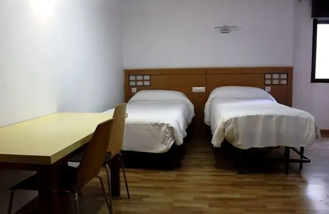 Tek Büyük Yataklı Oda, Ortak Banyo