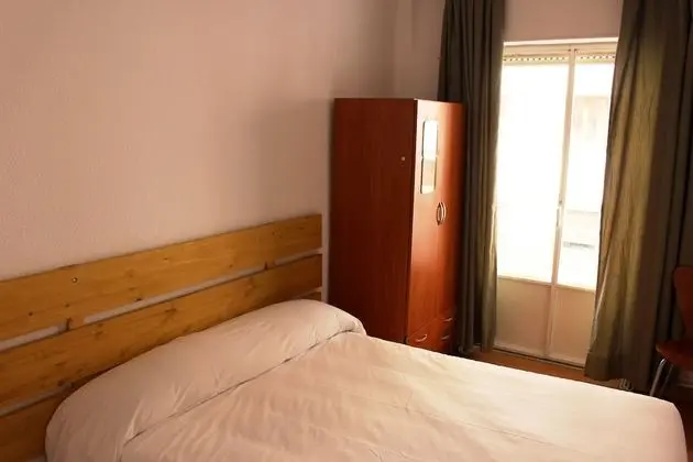 Tek Büyük Yataklı Oda, Ortak Banyo
