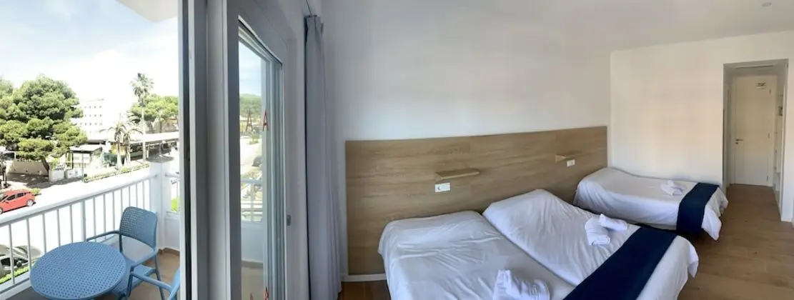 Üç Kişilik Oda, Balkon