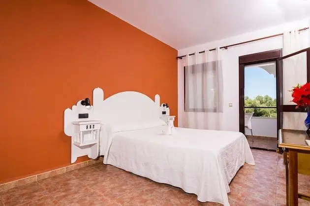 Tek Büyük Yataklı Oda, Havuz Manzaralı