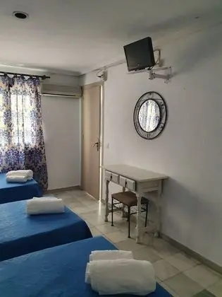 Üç Kişilik Oda