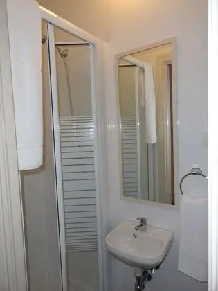 Üç Kişilik Oda, Özel Banyo