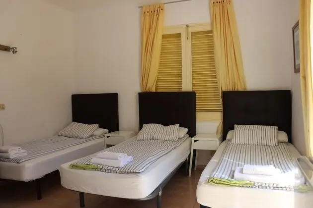 Üç Kişilik Oda, 1 Yatak Odası