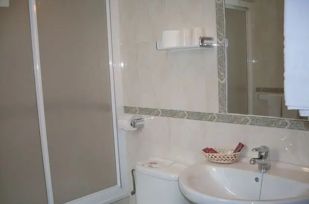 Tek Büyük veya İki Ayrı Yataklı Oda