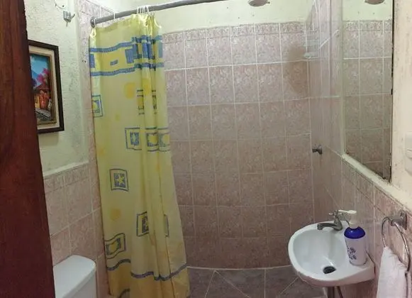 Standard Ortak Ranzalı Oda, Karma Ranzalı Oda, 2 Banyolu, Avlu