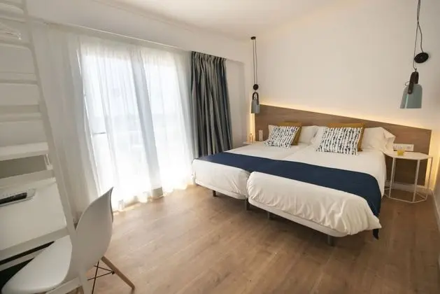 Tek Büyük Yataklı Oda, Balkon