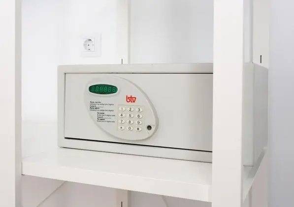 Tek Büyük Yataklı Oda, Balkon
