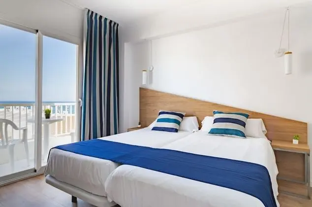 Tek Büyük Yataklı Oda, Balkon, Deniz Manzaralı