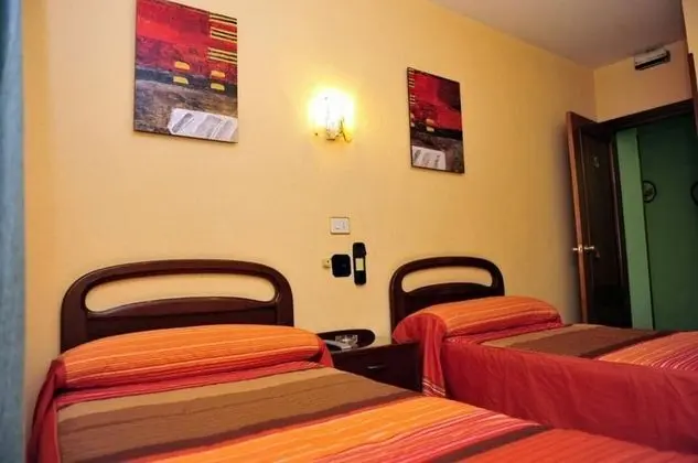 Tek Büyük veya İki Ayrı Yataklı Oda