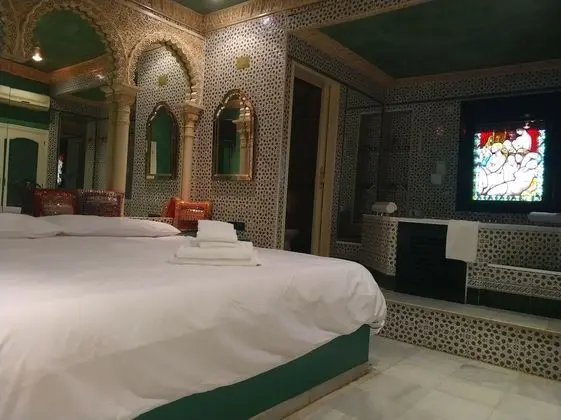 Double Room Jacuzzi (1)