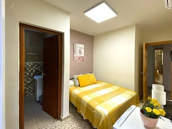 Büyük Yataklı Tek Kişilik Oda