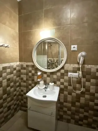 Büyük Yataklı Tek Kişilik Oda