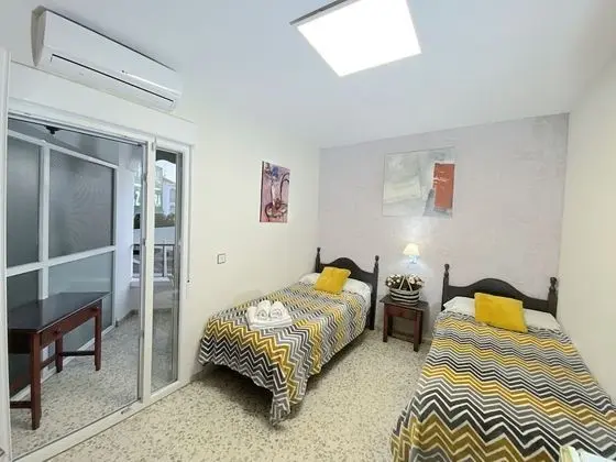 Tek Büyük Yataklı Oda, 2 Tek Kişilik Yatak