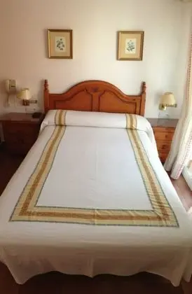 Büyük Yataklı Tek Kişilik Oda