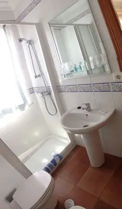 Büyük Yataklı Tek Kişilik Oda