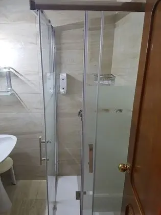 Tek Büyük Yataklı Oda, Balkon