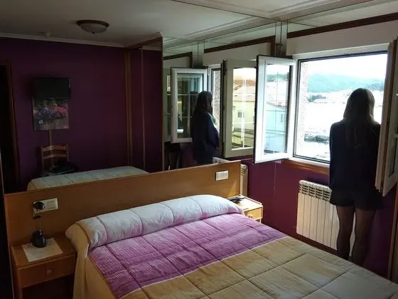 Deluxe Tek Büyük Yataklı Oda, Kısmi Deniz Manzarası