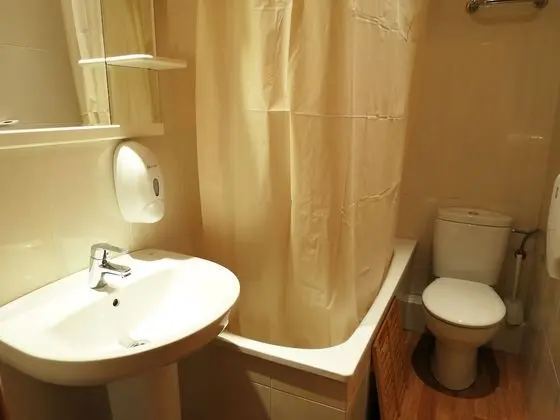 Üç Kişilik Oda, Özel Banyo