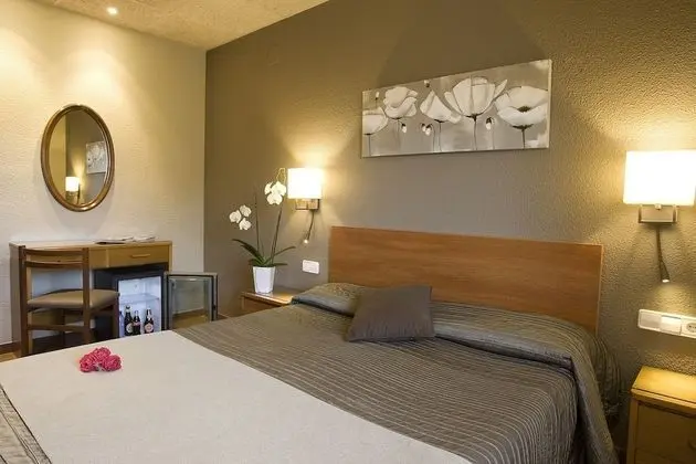 Tek Büyük veya İki Ayrı Yataklı Oda