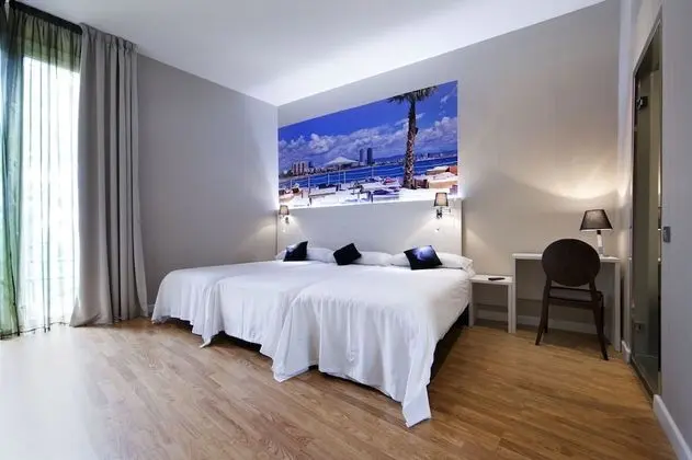 Dört Kişilik Oda, Balkon