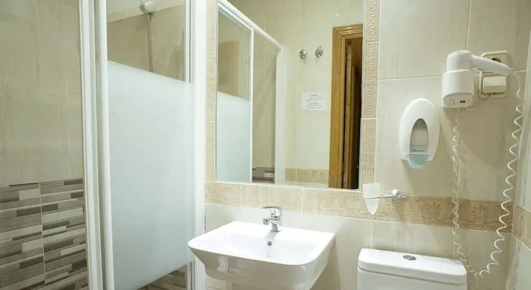 Tek Büyük Yataklı Oda