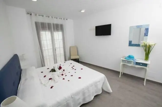 Büyük Yataklı Tek Kişilik Oda