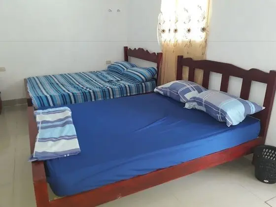 Dört Kişilik Oda, 2 Çift Kişilik Yatak, Ortak Banyo, Köşe