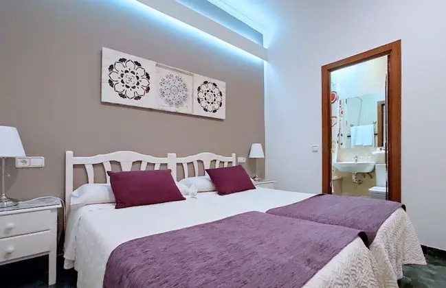 Standard Tek Büyük Yataklı Oda