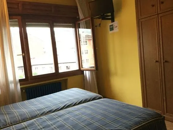Üç Kişilik Oda