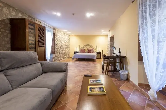 Deluxe Tek Büyük Yataklı Oda (Farigola)