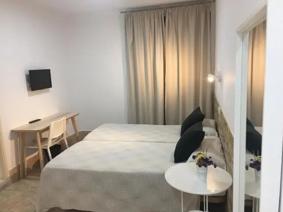 Tek Büyük Yataklı Oda