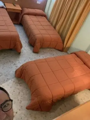 Üç Kişilik Oda