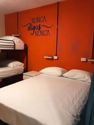 Üç Kişilik Oda