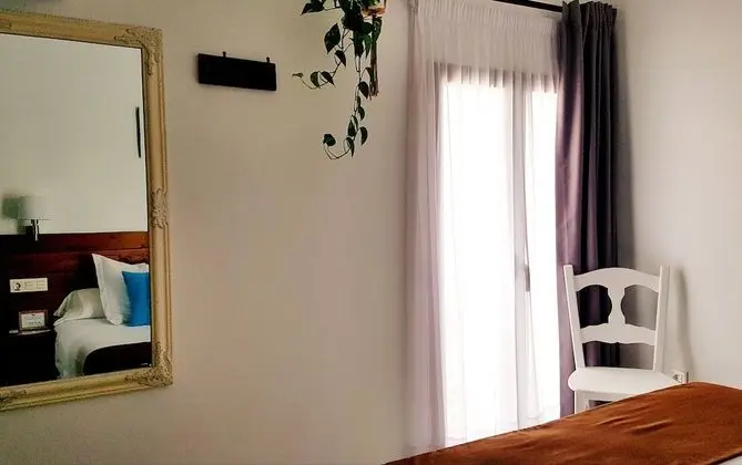 Tek Büyük veya İki Ayrı Yataklı Oda, 1 Çift Kişilik veya 2 Tek Kişilik Yatak (5)
