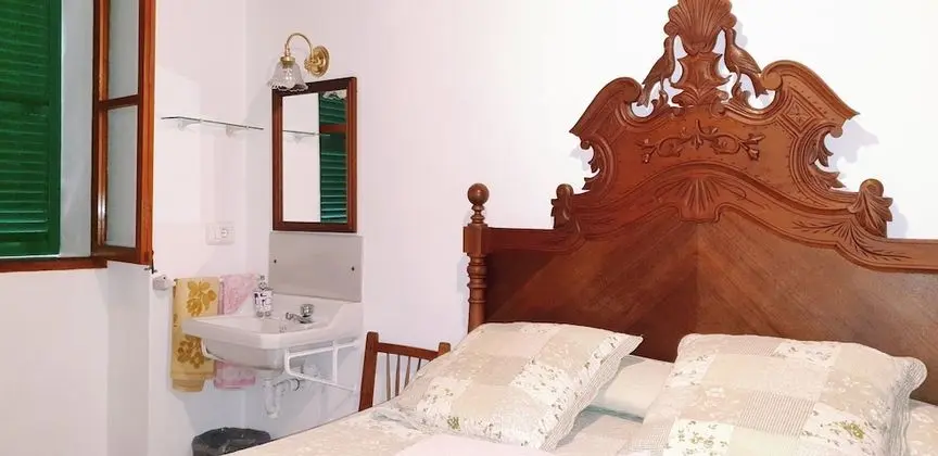 Tek Büyük Yataklı Oda, Ortak Banyo