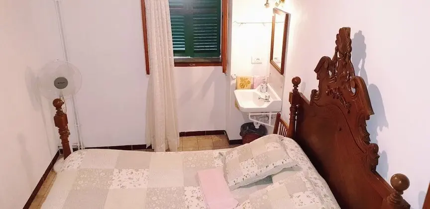 Tek Büyük Yataklı Oda, Ortak Banyo