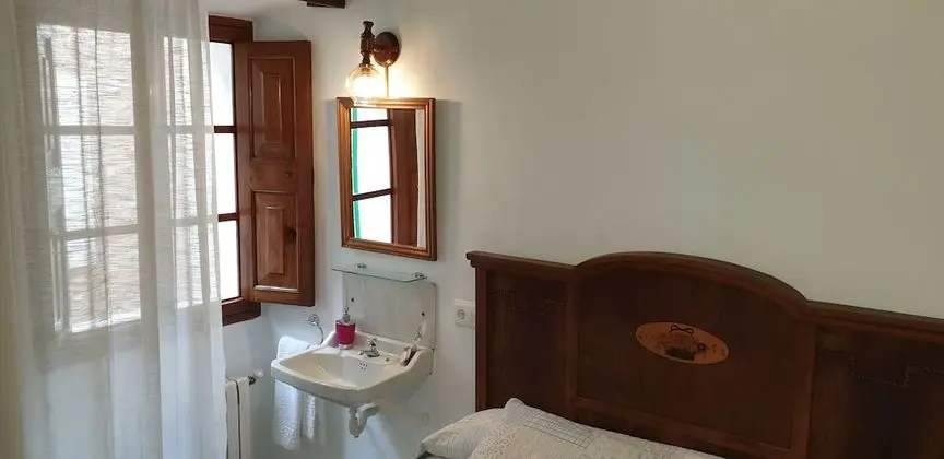 Tek Büyük Yataklı Oda, Ortak Banyo