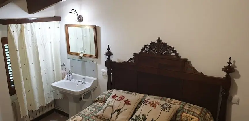 Tek Büyük Yataklı Oda, Ortak Banyo