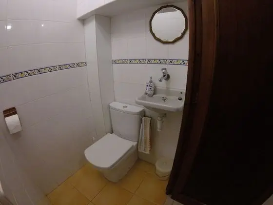 Tek Büyük Yataklı Oda, Ortak Banyo