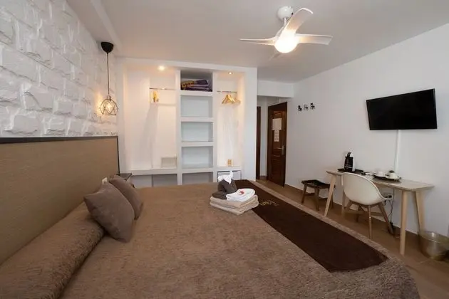 Tek Büyük veya İki Ayrı Yataklı Oda, Teras