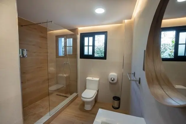 Tek Büyük veya İki Ayrı Yataklı Oda, Teras