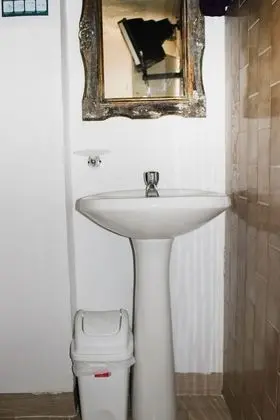Standard Dört Kişilik Oda, Banyolu/Duşlu