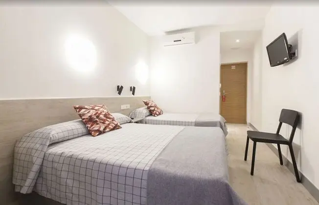 Tek Büyük Yataklı Oda, 2 Tek Kişilik Yatak