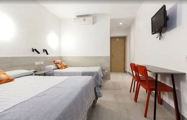 Tek Büyük Yataklı Oda, 2 Tek Kişilik Yatak