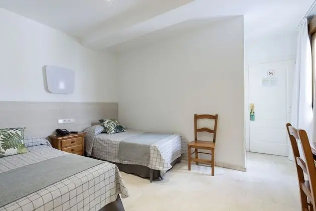 Tek Büyük Yataklı Oda, 2 Tek Kişilik Yatak