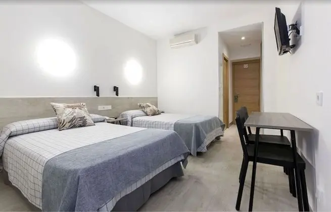 Tek Büyük Yataklı Oda, 2 Tek Kişilik Yatak