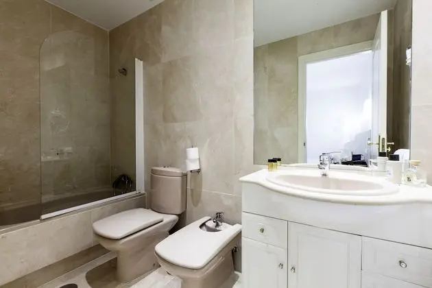 Tek Büyük Yataklı Oda, 2 Tek Kişilik Yatak